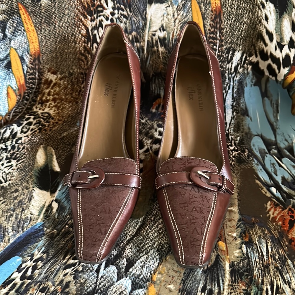 AK Anne Klein Iflex Heels